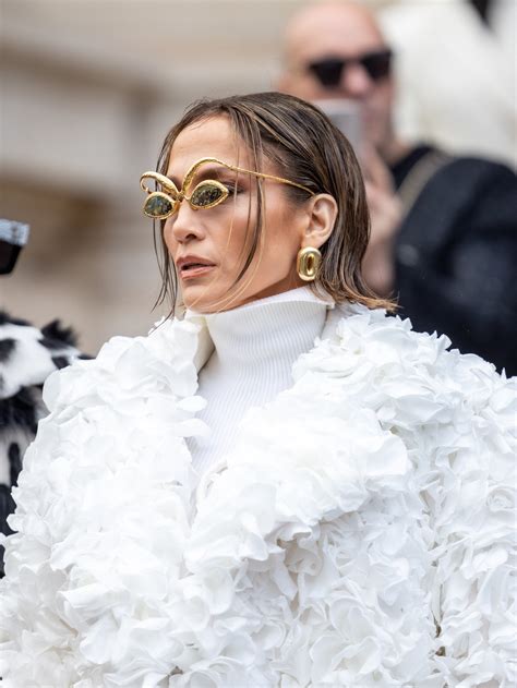 jennifer lopez neue frisur|Jennifer Lopez Cut All Her Hair Off For Couture Week.